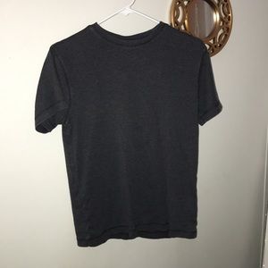 dark grey old navy tshirt